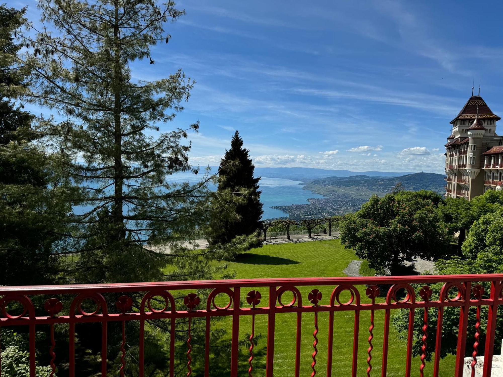Buffet De La Gare Hotel Montreux Kültér fotó